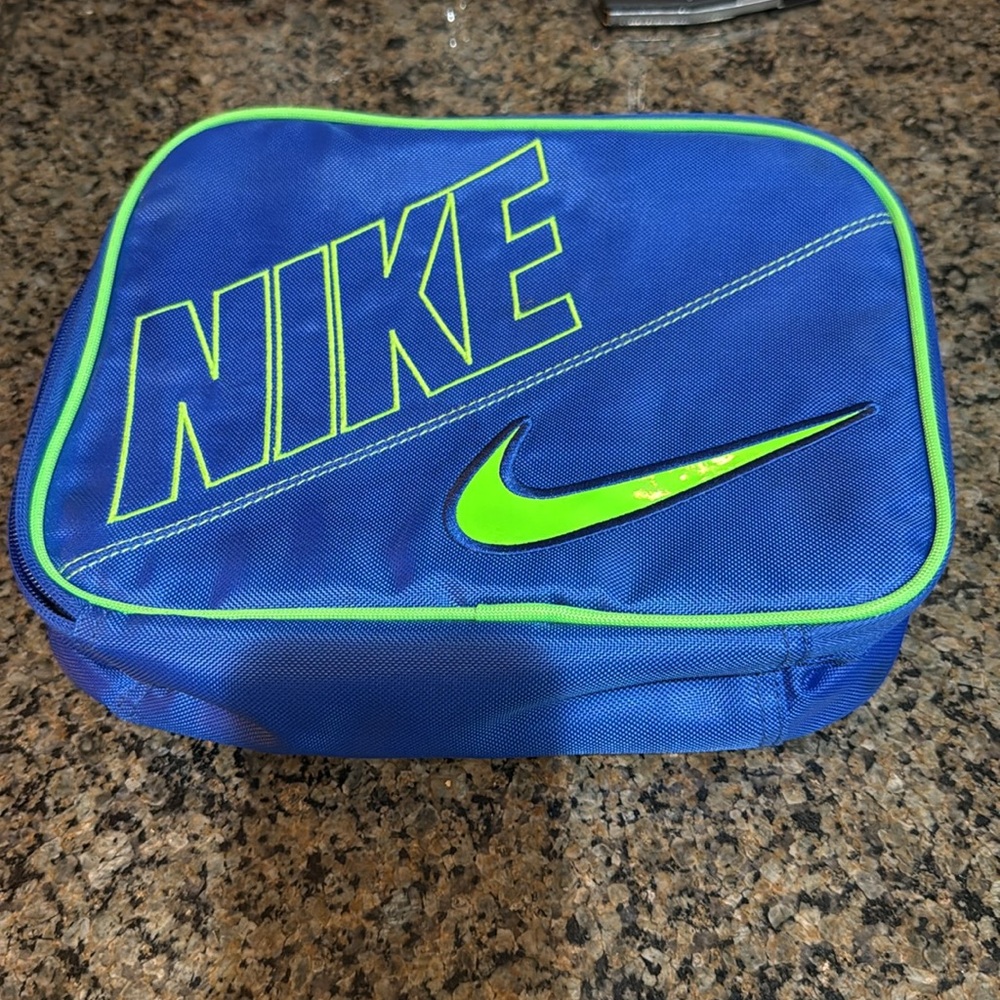 Like new. Nike Lunch bag Insulated Lunch Bag,